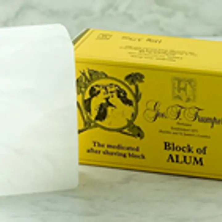 Geo F Trumper Block of Alum Plastic Case (110ml)
