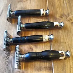 'The Caledonian' Open Comb DE Safety Razor