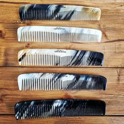 The Gentleman's Groom Room Real Horn Comb 6 1/2" primary image