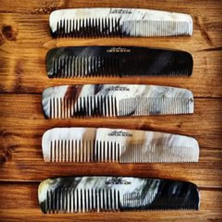 The Gentleman's Groom Room Natural Horn Comb 5 3/4" - Master