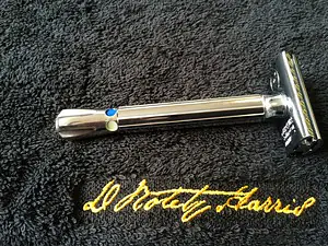 Win A 'Traffic Light' Digress Adjustable Safety Razor! 