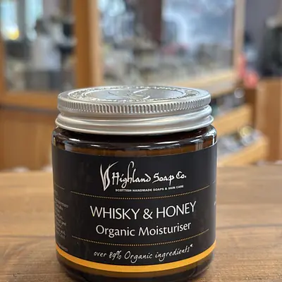 The Highland Soap Co. Whisky And Honey Organic Moisturiser 120ml primary image