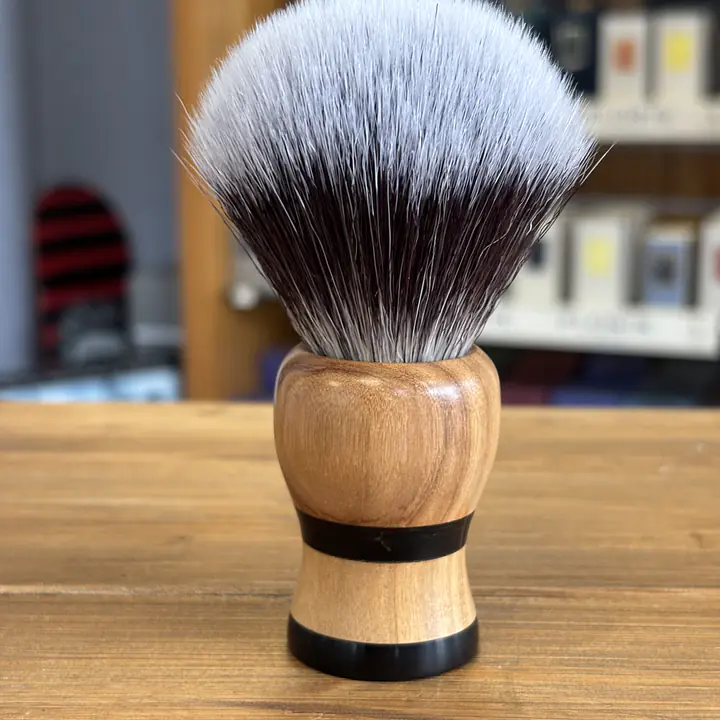 The Gentleman's Groom Room G7 Olive And Horn Stubby Shaving Brush - Master